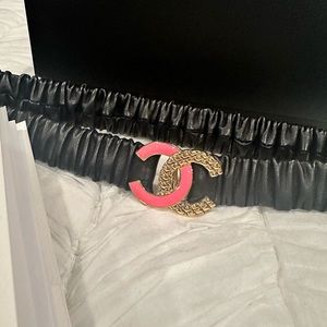 Chanel black stretch belt
